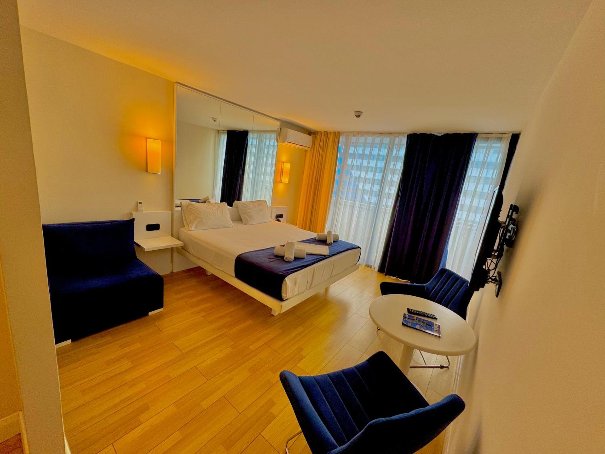 Vip Aparthotel Orbi City Sea View Batumi Exterior foto